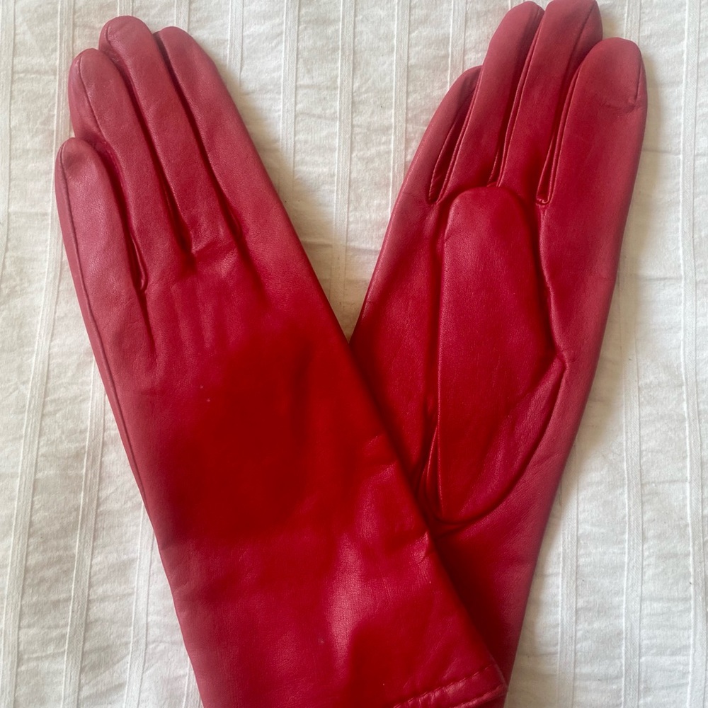 Ladies leather lined leather gloves